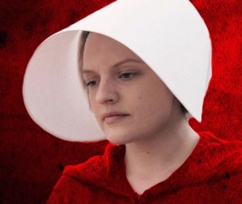 Den v seriálech: Handmaid's Tale, reboot Roswellu a další